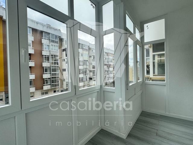 2-Bedroom Apartment in Oeiras — photograph 4