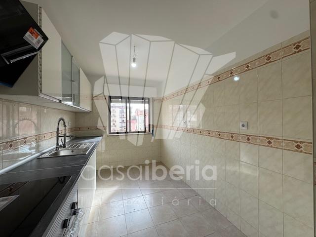 2-Bedroom Apartment in Mercês, Sintra — photograph 3