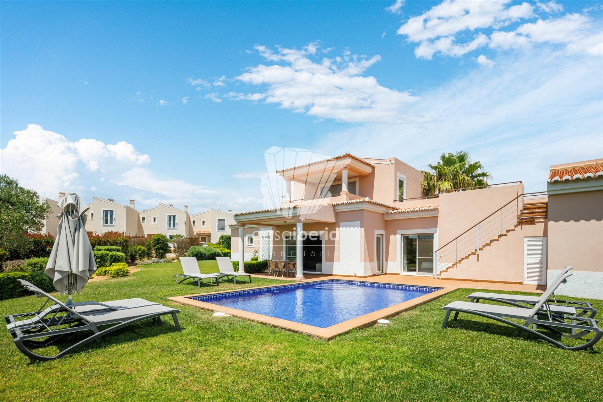 Gated Resort House in Lagoa — photograph 4