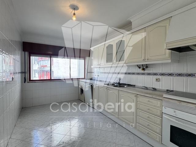 2-Bedroom Apartment in Algueirão, Sintra — photograph 3