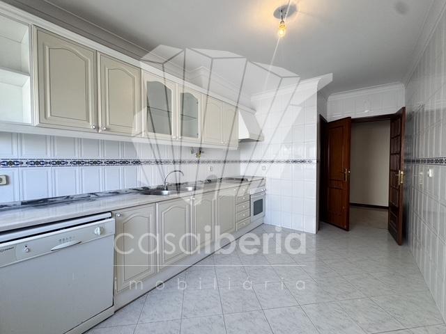 2-Bedroom Apartment in Algueirão, Sintra — photograph 2