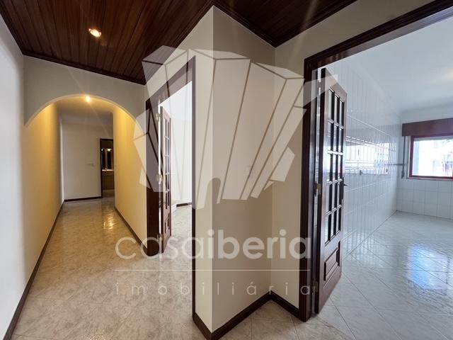 2-Bedroom Apartment in Algueirão, Sintra — photograph 4