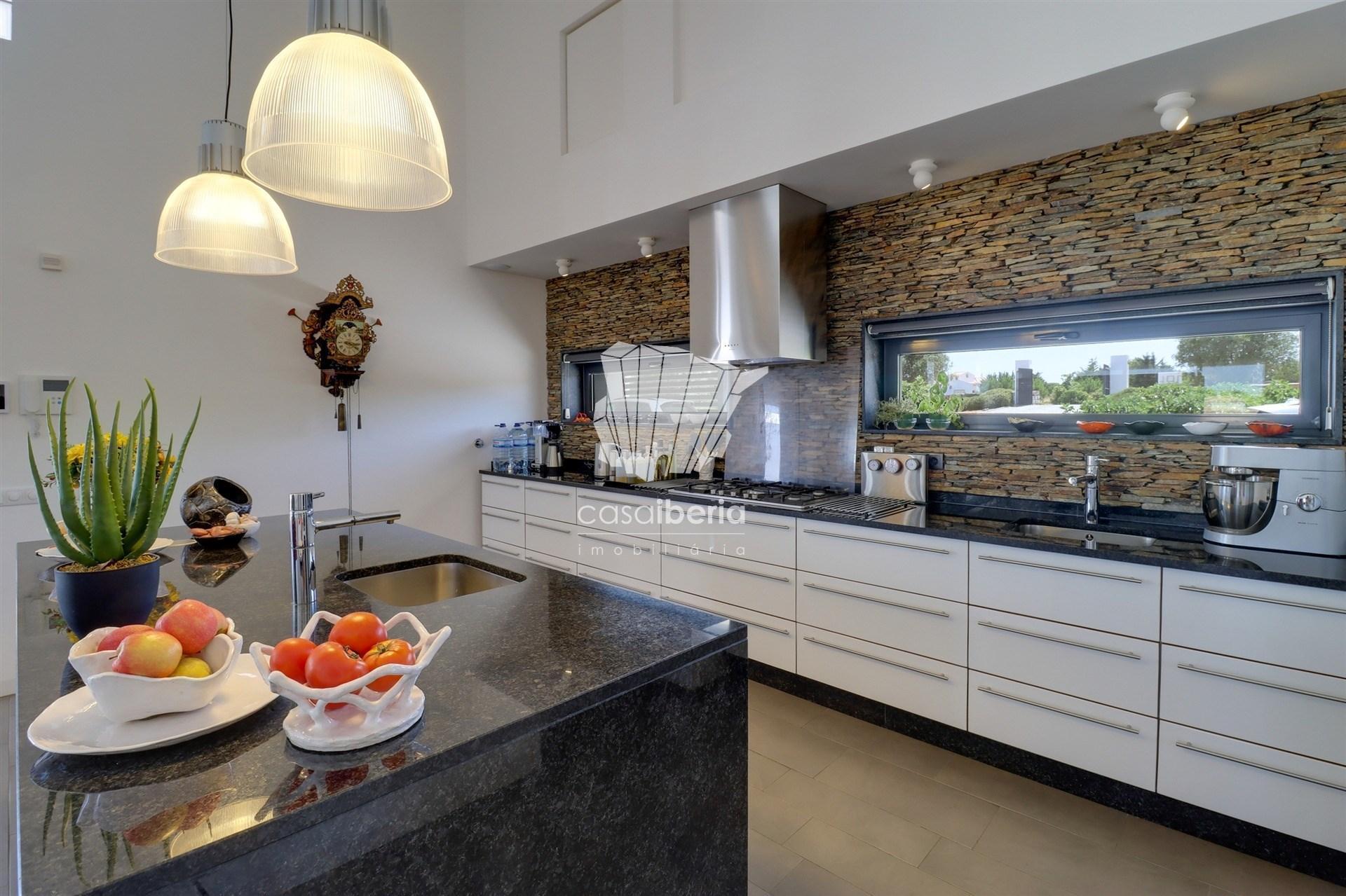 4-Bedroom House in Caramujeira, Lagoa — photograph 5