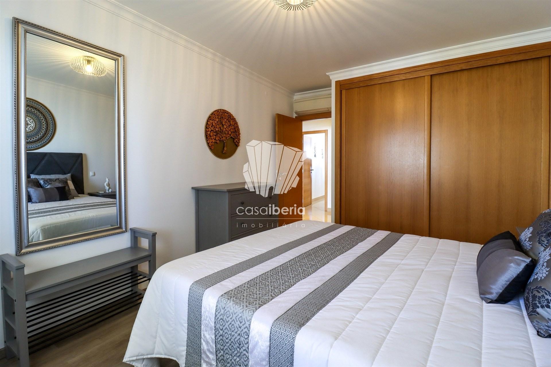 2-Bedroom Apartment in Albufeira — photograph 4
