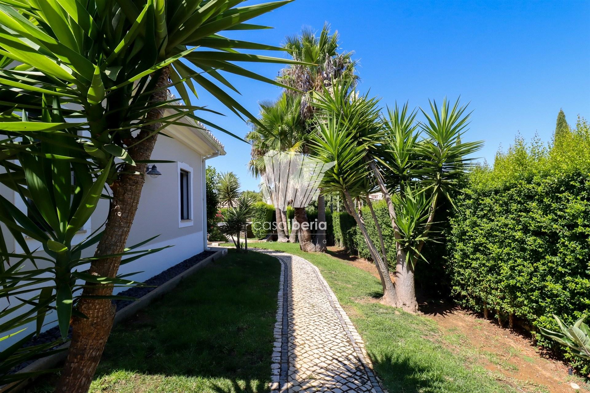 Single-Storey Villa in Lagoa — photograph 2