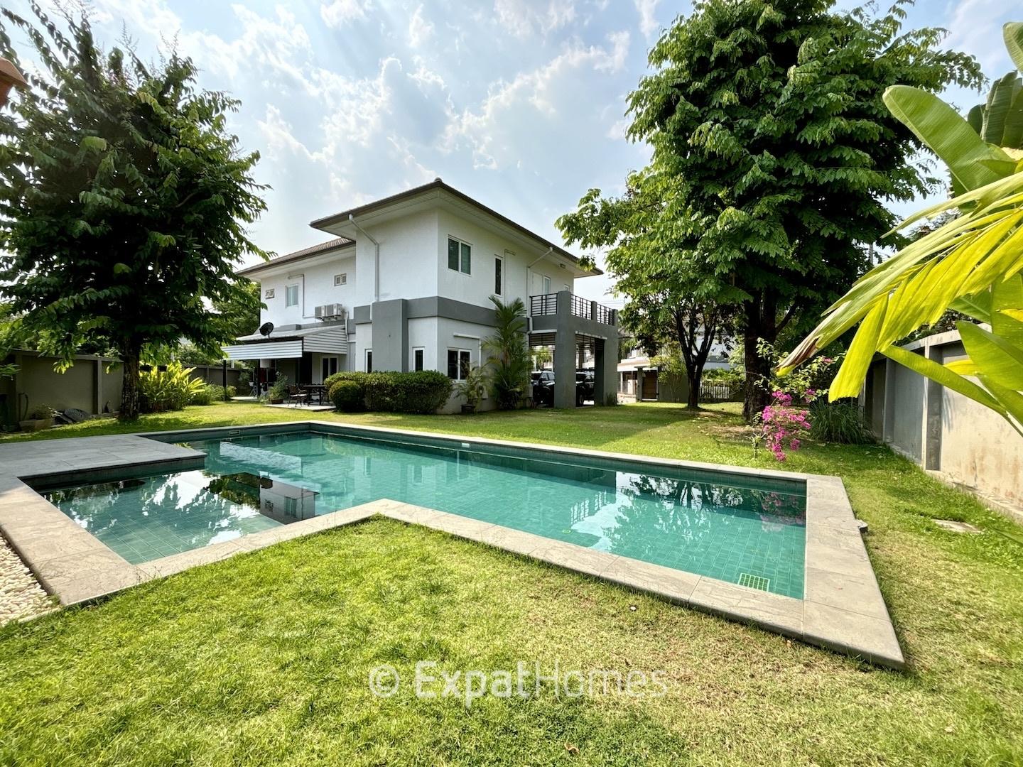 5-Bedroom House in Hang Dong — photograph 1