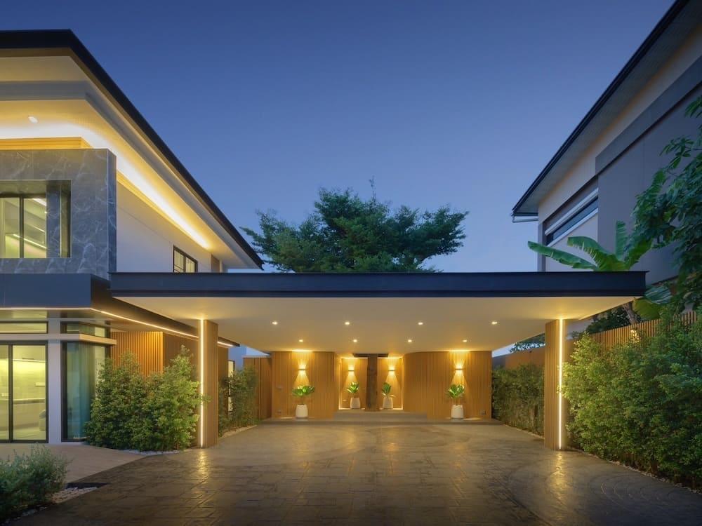 4-Bedroom House in Chiang Mai — photograph 2