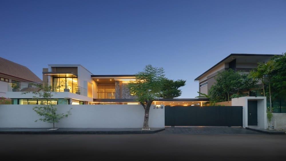 4-Bedroom House in Chiang Mai — photograph 1