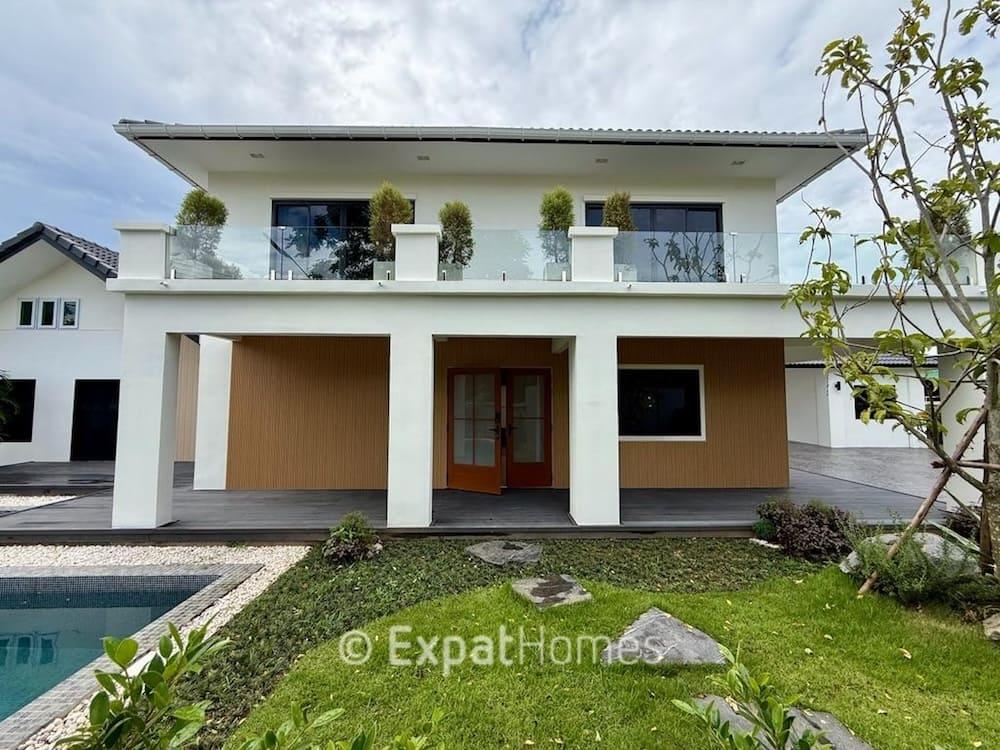4-Bedroom House in San Sai — photograph 2