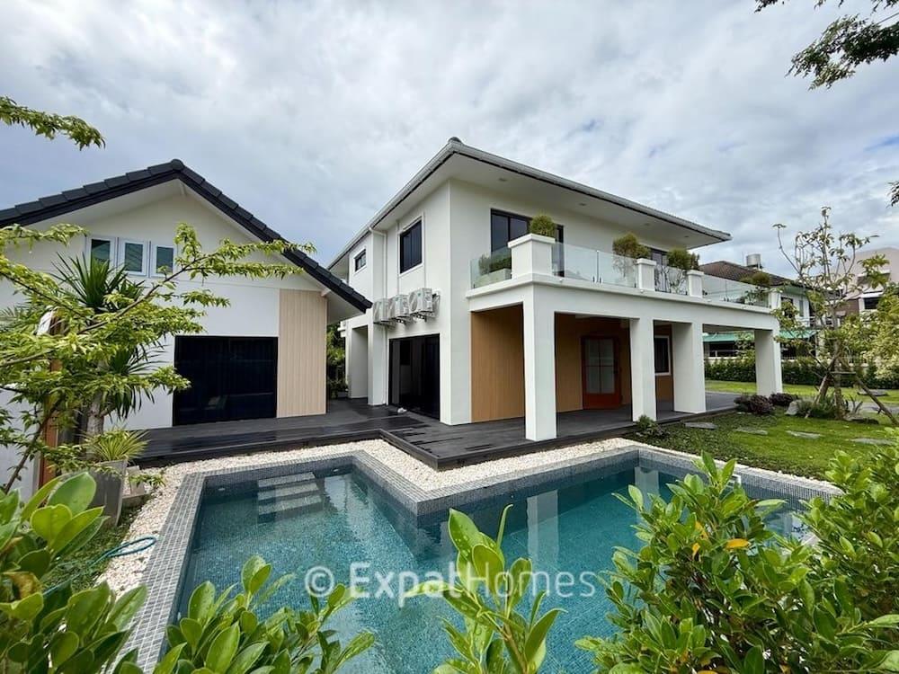 4-Bedroom House in San Sai — photograph 1