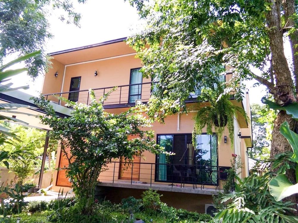 3-Bedroom House in Mae Rim — photograph 1