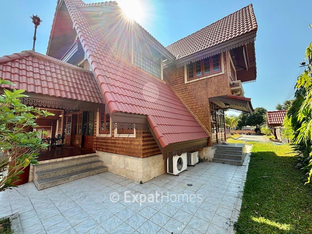 7-Bedroom House in Chiang Mai — photograph 2