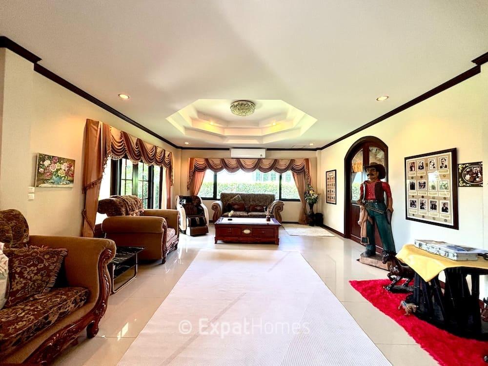 4-Bedroom House in Chiang Mai — photograph 4