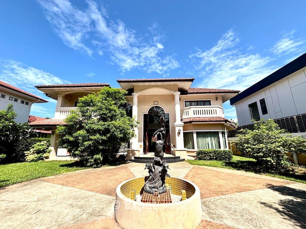 4-Bedroom House in Chiang Mai — photograph 1