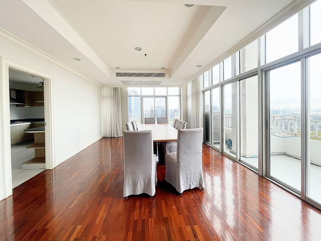 Sathorn Park Place — photograph 4