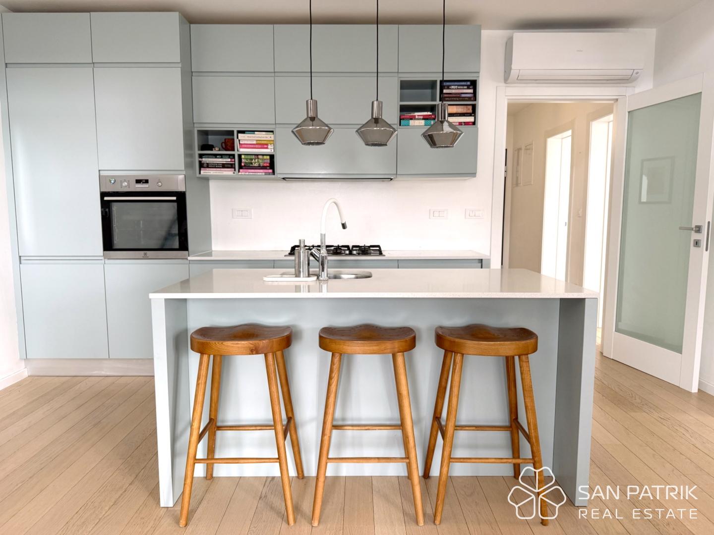 3-Bedroom Apartment in Blato, Zagreb — photograph 1