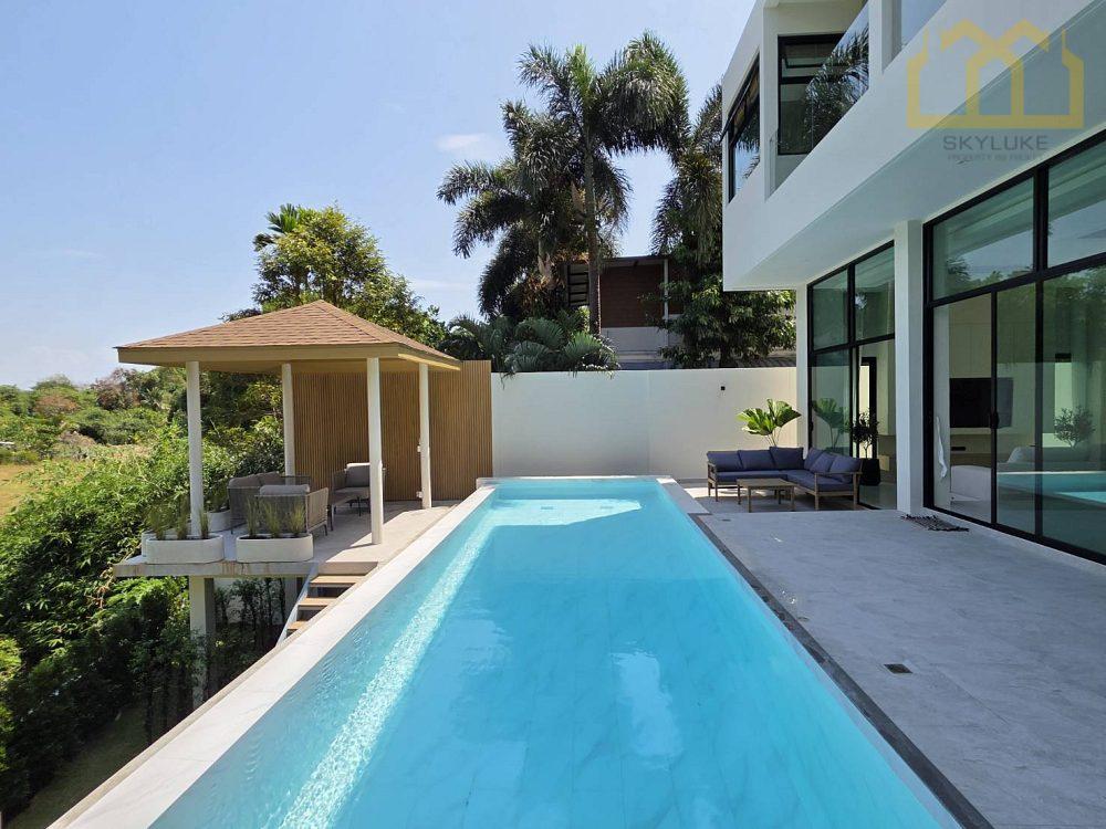 Family Pool Villa in Mueang Phuket — photograph 1