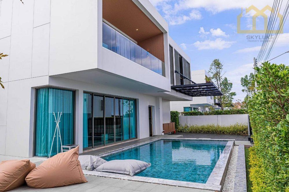 Modern Pool Villa in Phuket — photograph 1