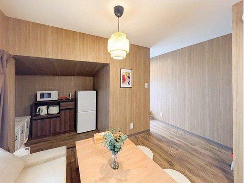 Compact One-Bedroom Home in Tokyo — photograph 5