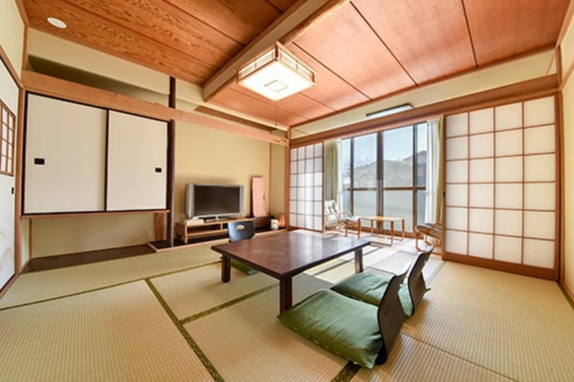 Ryokan in Kamijukucho, Atami — photograph 4