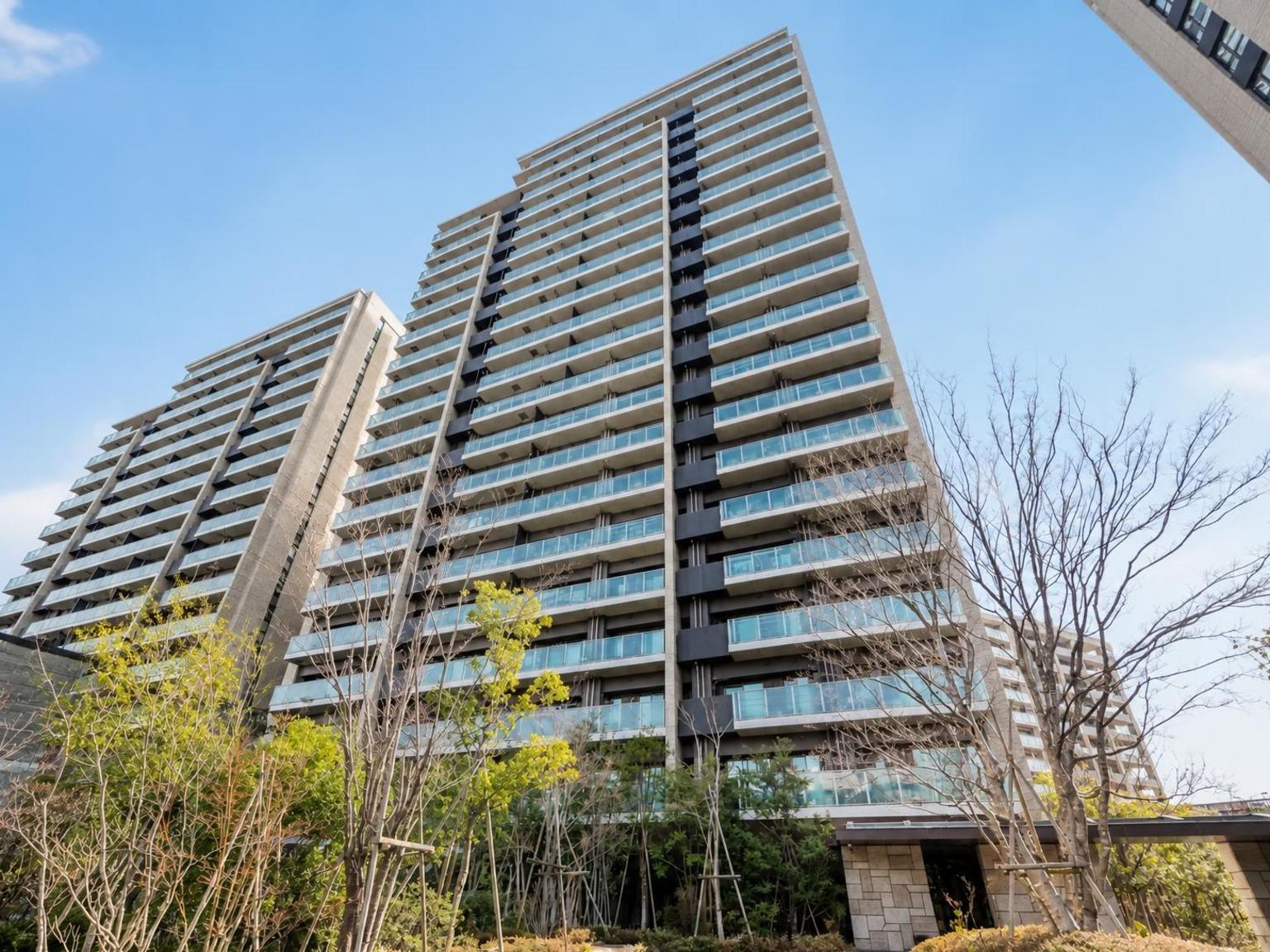 193 sq m Condominium in Yakuin, Fukuoka — photograph 1