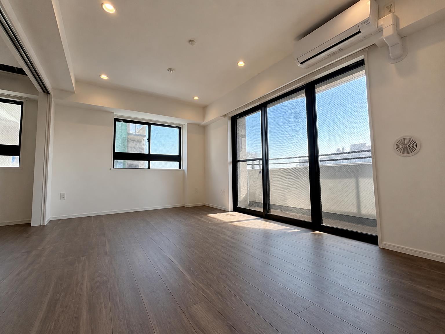 Condominium in Mitaka — photograph 1