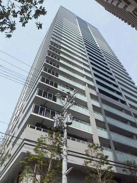 Kobe Harbor Tower — photograph 3