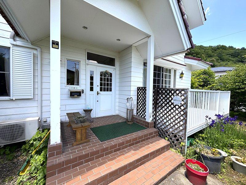 8-Bedroom Detached House in Karuizawa — photograph 3