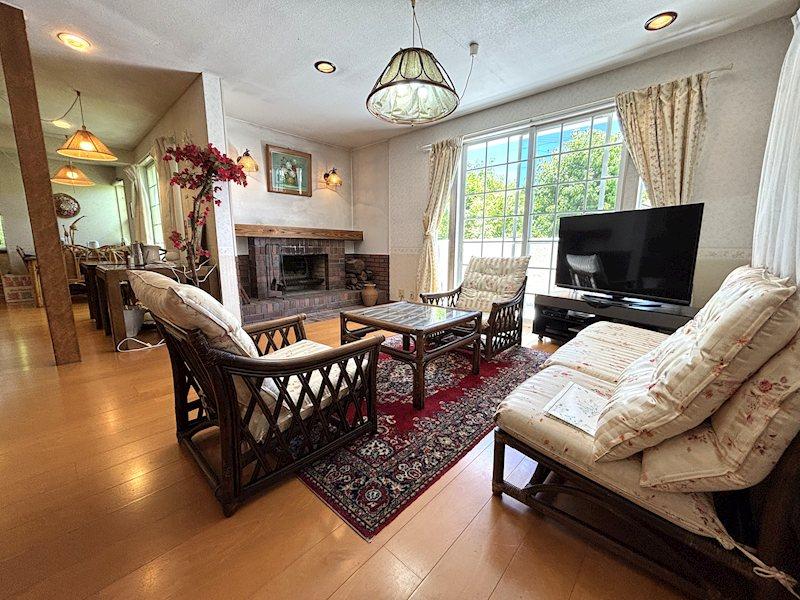 8-Bedroom Detached House in Karuizawa — photograph 5