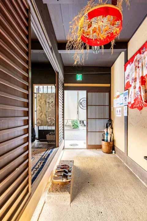 Machiya in Shimogyo-ku, Kyoto — photograph 4