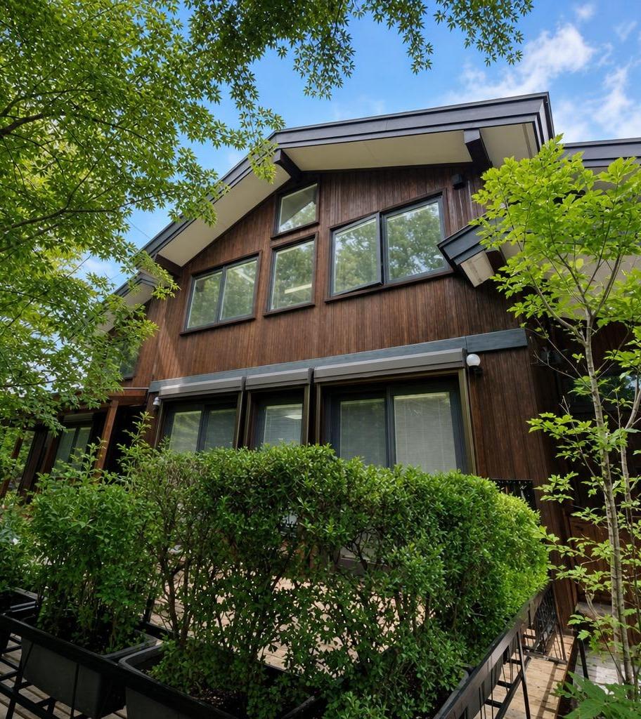Detached House in Karuizawa — photograph 2
