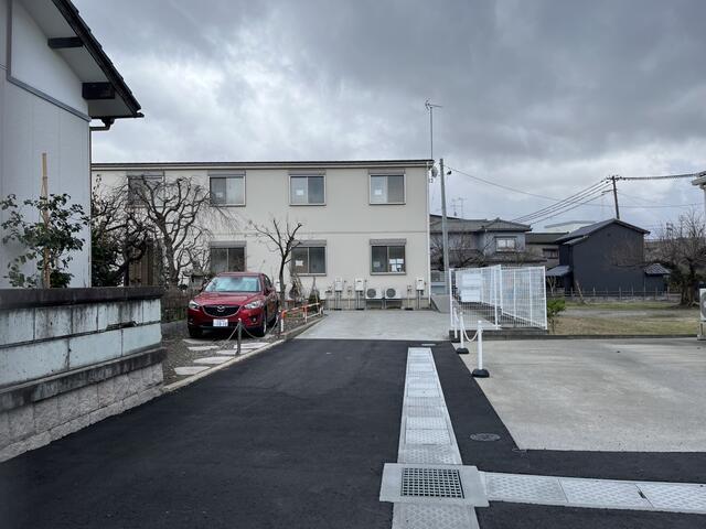 Apartment Building in Higashi-ku, Niigata — photograph 4