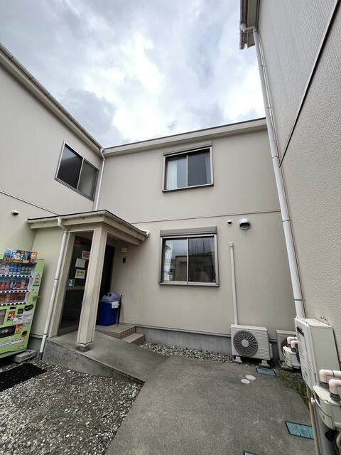 Apartment Building in Higashi-ku, Niigata — photograph 3