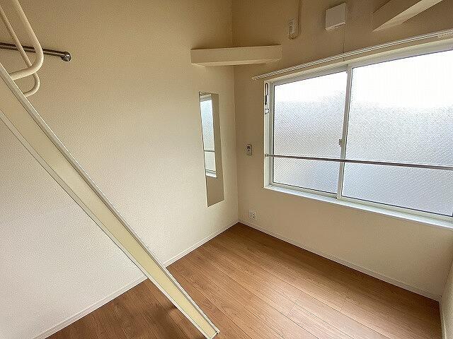 Apartment Building in Nakano-ku, Tokyo — photograph 5
