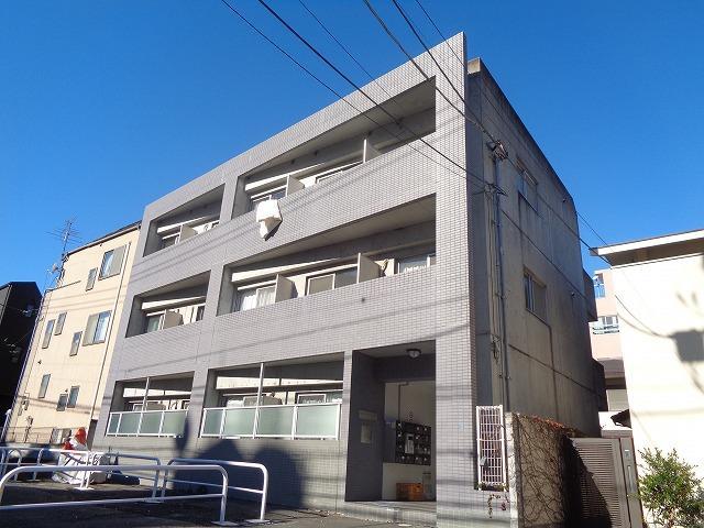 Apartment Building in Shimorenjaku, Mitaka — photograph 1