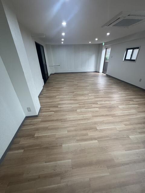 Office in Edogawa-ku, Tokyo — photograph 5