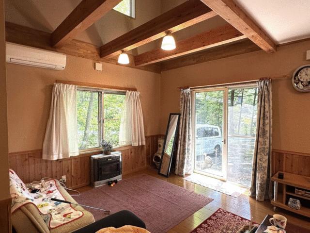 Wooded Timber House in Karuizawa — photograph 5