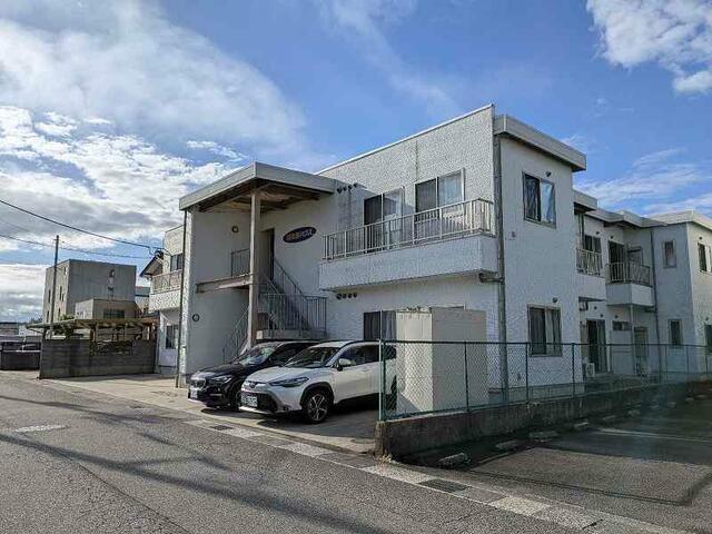 Apartment Building in Fusemachi-minami, Toyama — photograph 2