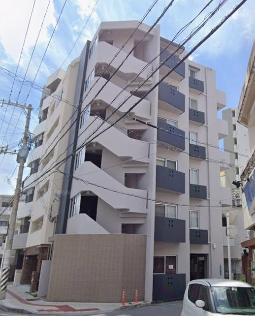 Apartment Building in Maejima, Naha — photograph 1