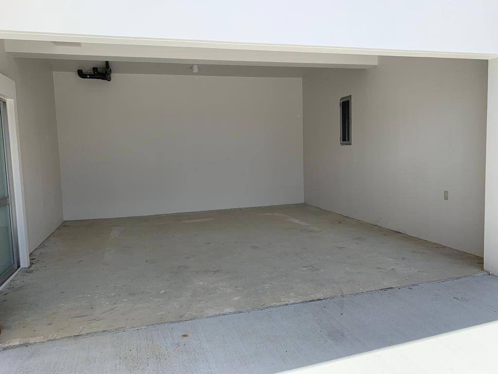 4-Bedroom Detached House in Kin — photograph 5