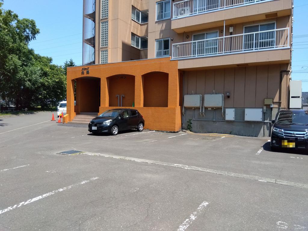Apartment Building in Shiroishi-ku, Sapporo — photograph 3