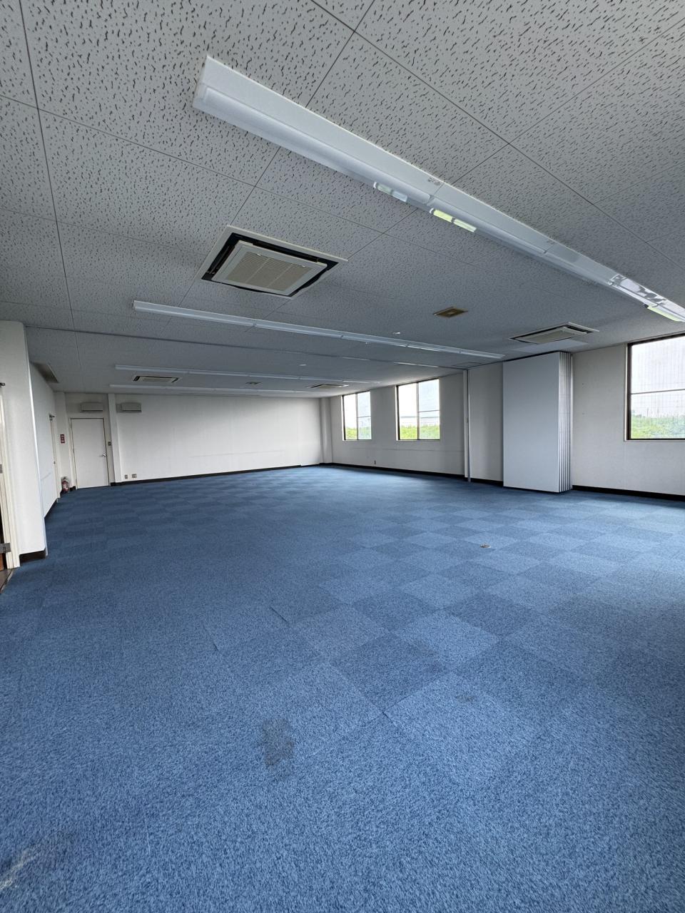 Office in Shiohamacho, Yokkaichi — photograph 3