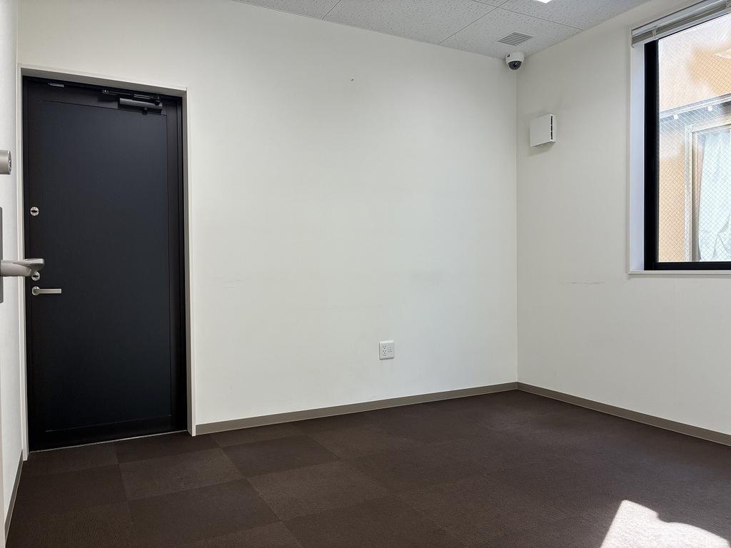 Retail in Oseidai, Uchinada — photograph 5