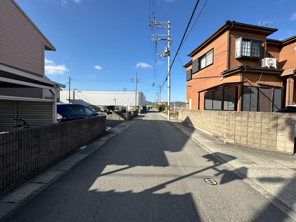 Apartment Building in Hanzaki, Wakayama — photograph 4