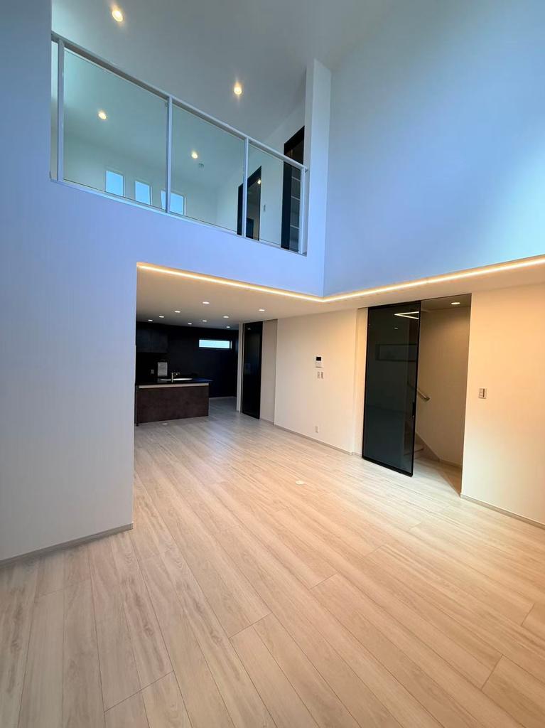 Modern Family House in Osaka — photograph 3