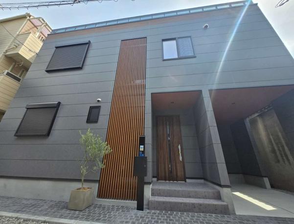 Modern Townhouse in Osaka — photograph 2