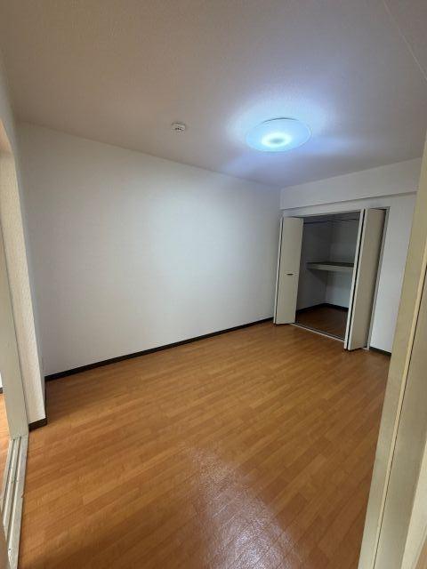 Apartment Building in Nopporo-machi, Ebetsu — photograph 5