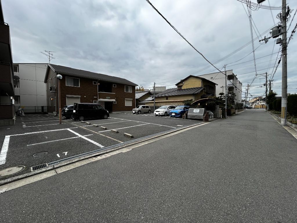 Apartment Building in Kita-ku, Sakai — photograph 3