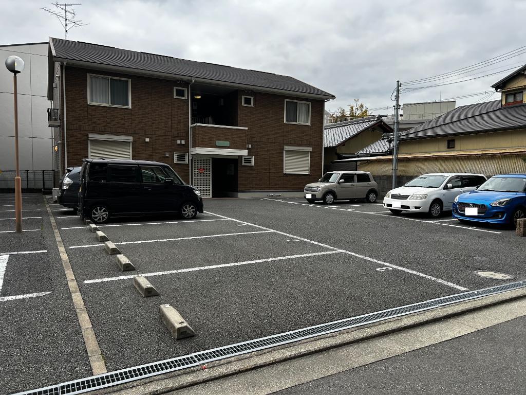 Apartment Building in Kita-ku, Sakai — photograph 2