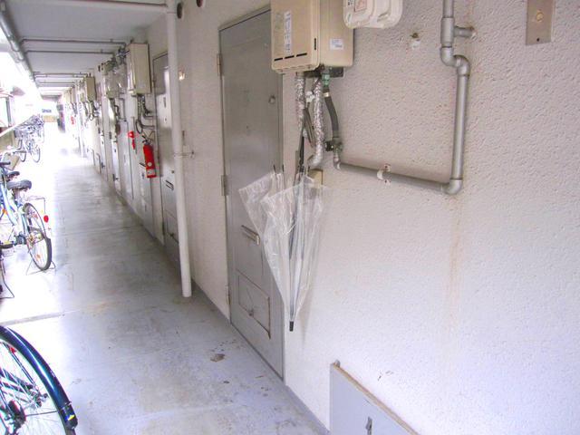 Apartment Building in Minami-ku, Hiroshima — photograph 4